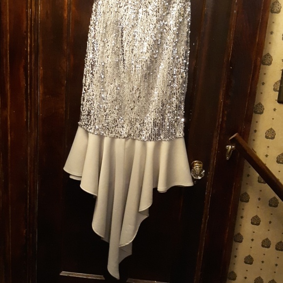 Dress - Picture 2 of 4